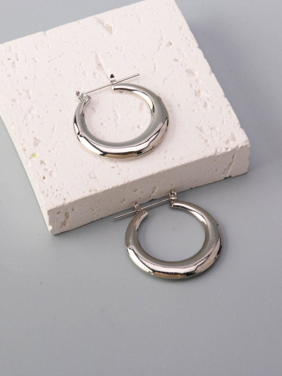WOMEN'S GOLD & SILVER HOOPS EARRINGS