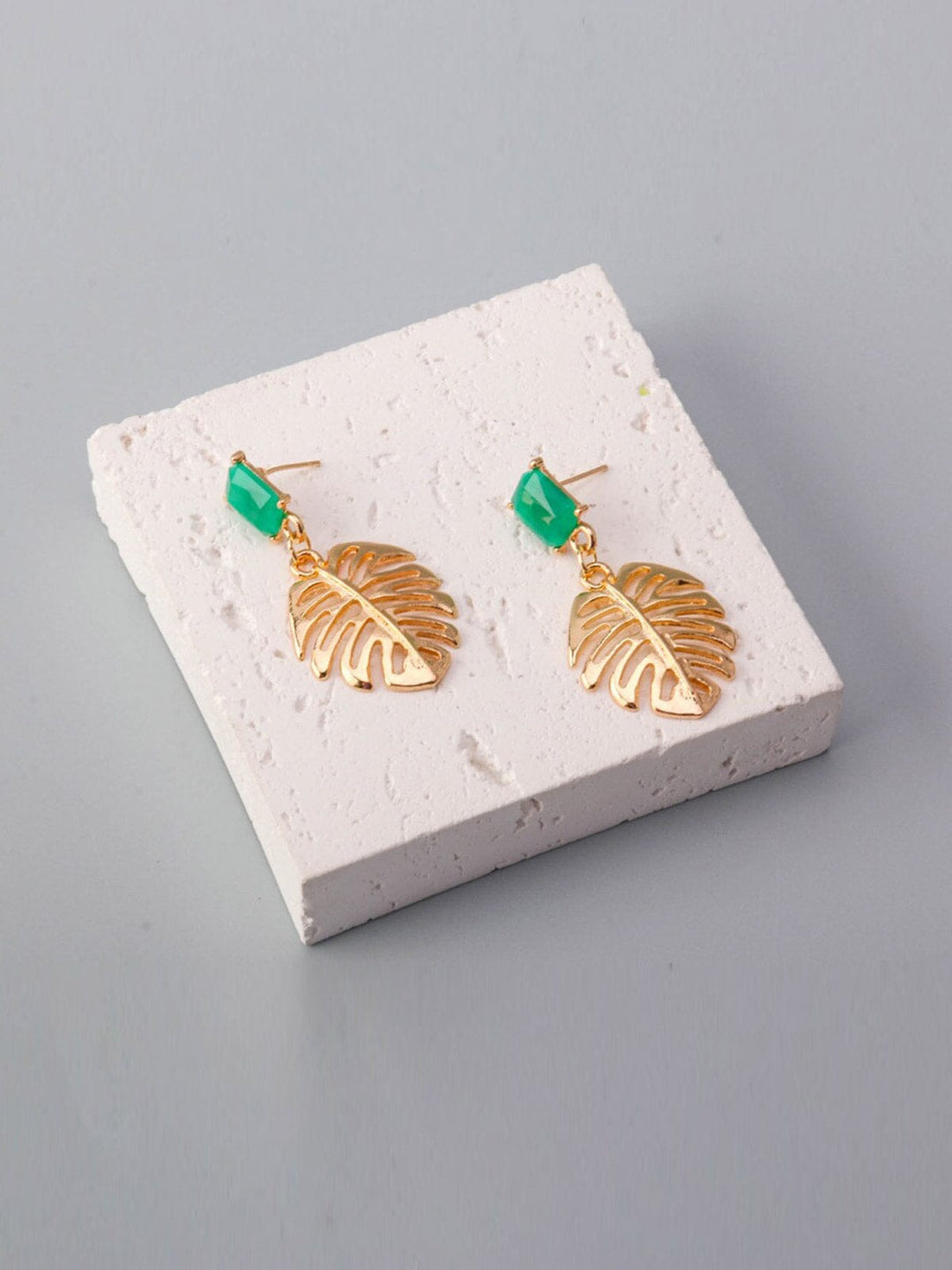WOMEN'S GOLD ASSORTED COLORS LEAF EARRINGS