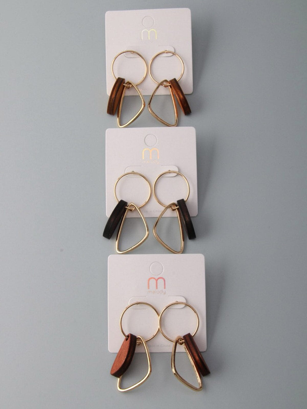 WOMEN'S GOLD WOOD DETAILED EARRINGS