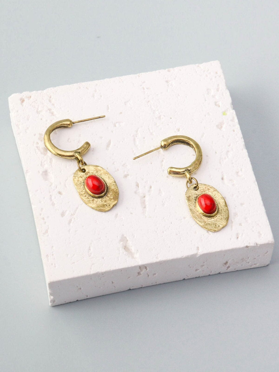WOMEN'S FASHION GOLD ASSORTED COLORS EARRINGS