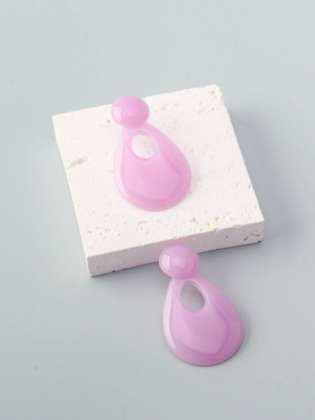 WOMEN'S ASSORTED COLORS EARRINGS