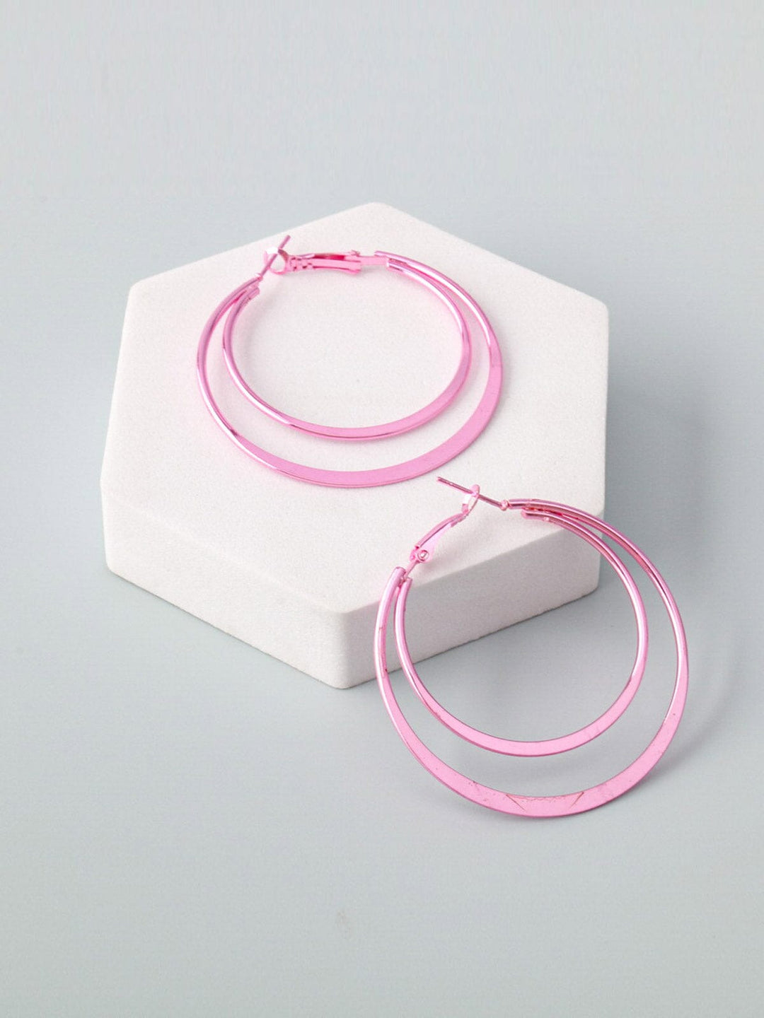 WOMEN'S ASSORTED COLORS HOOPS EARRINGS