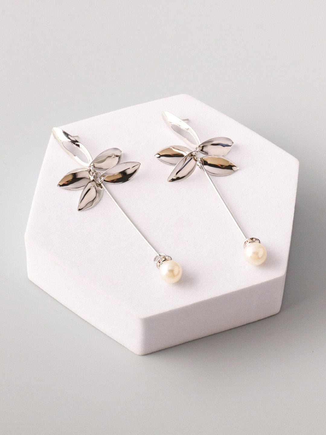 WOMEN'S GOLD & SILVER PEARL EARRINGS