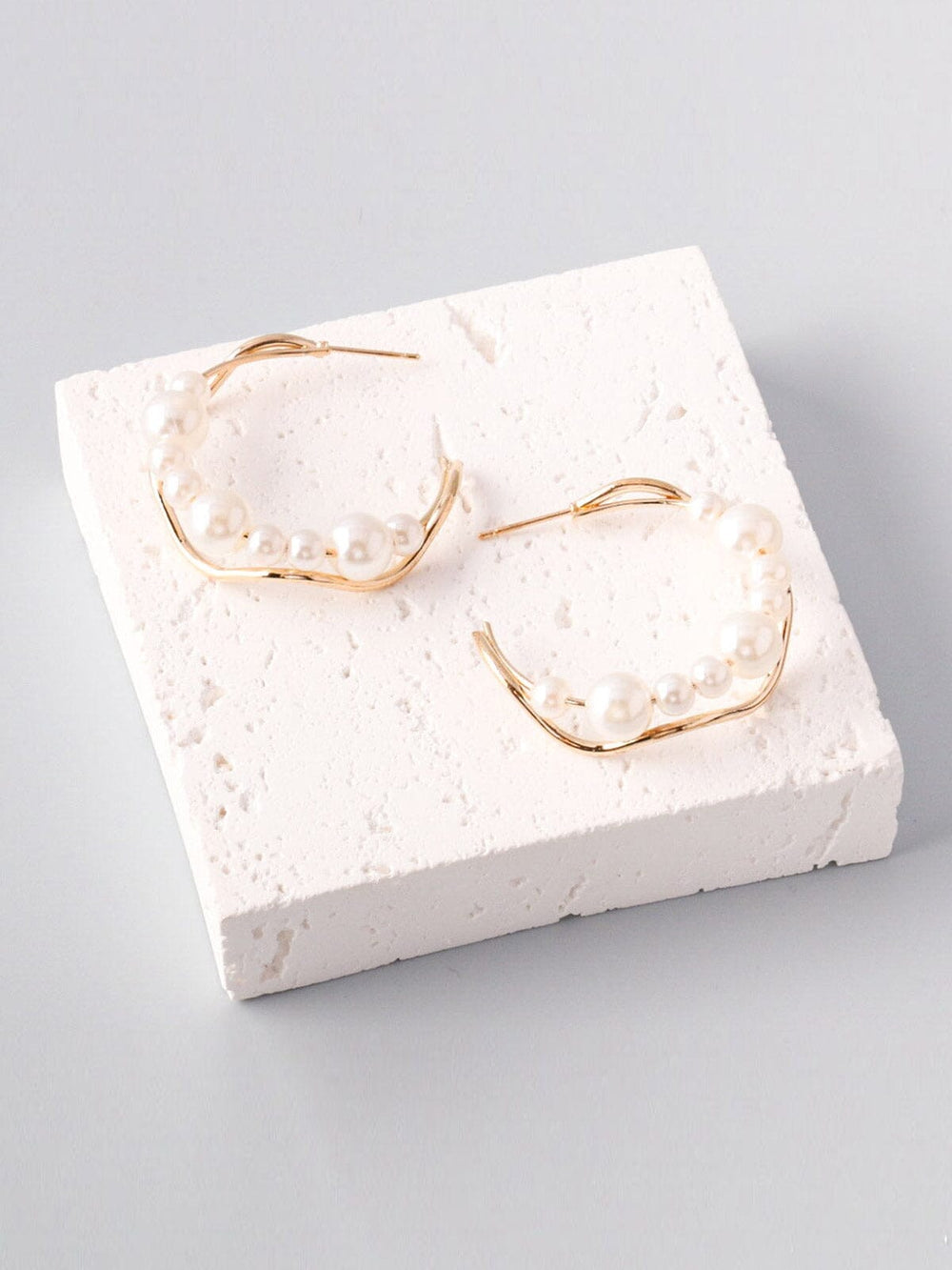 WOMEN'S FASHION GOLD PEARL EARRINGS