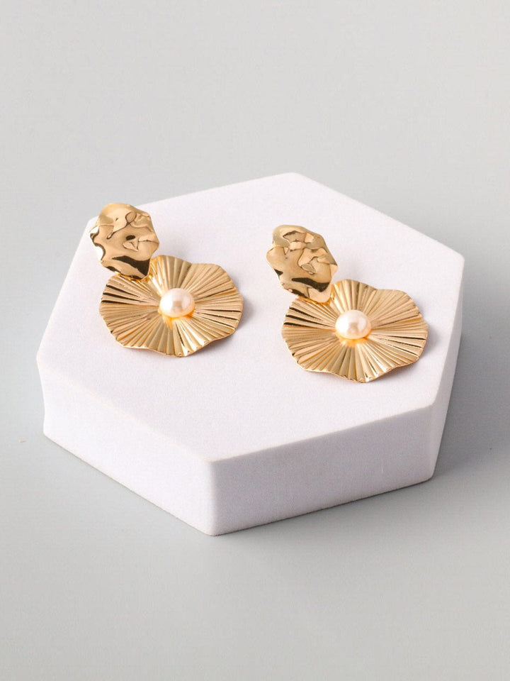 WOMEN'S GOLD WHITE PEARL EARRINGS