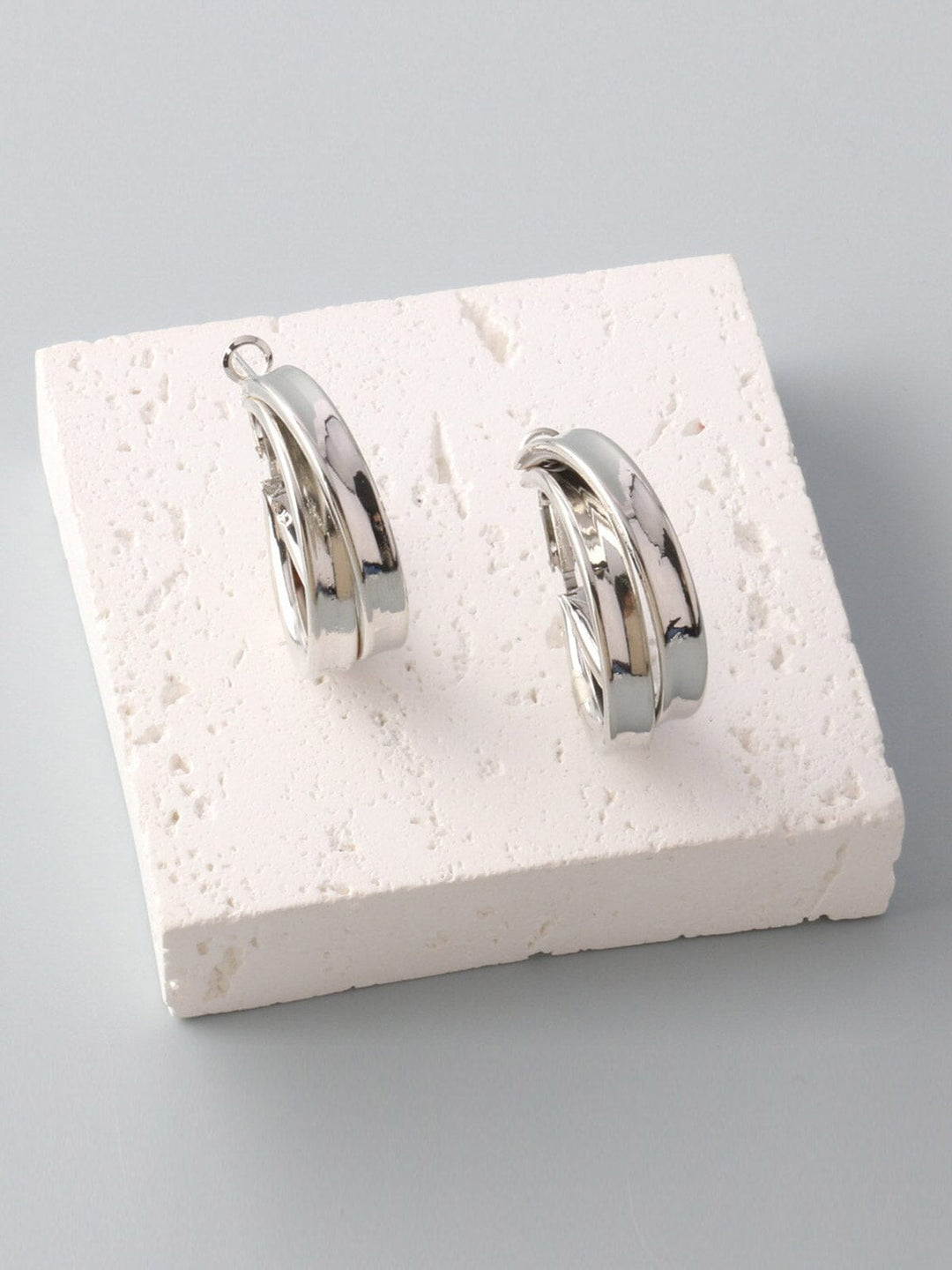 WOMEN'S FASHION GOLD & SILVER HOOPS EARRINGS