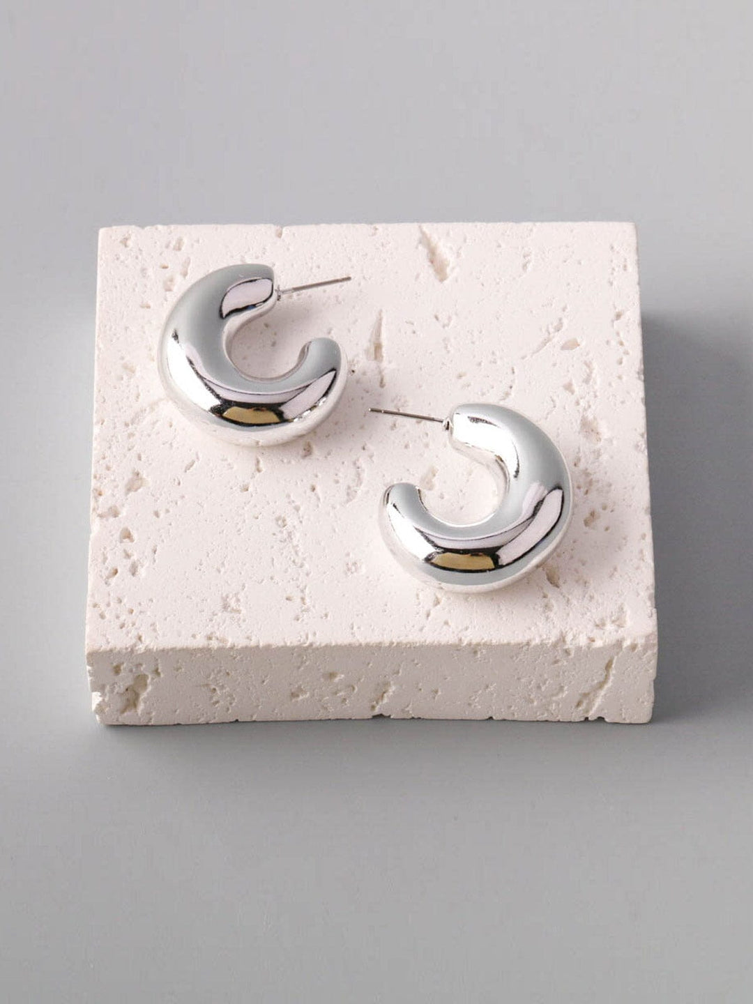 WOMEN'S SILVER HALF HOOP EARRINGS