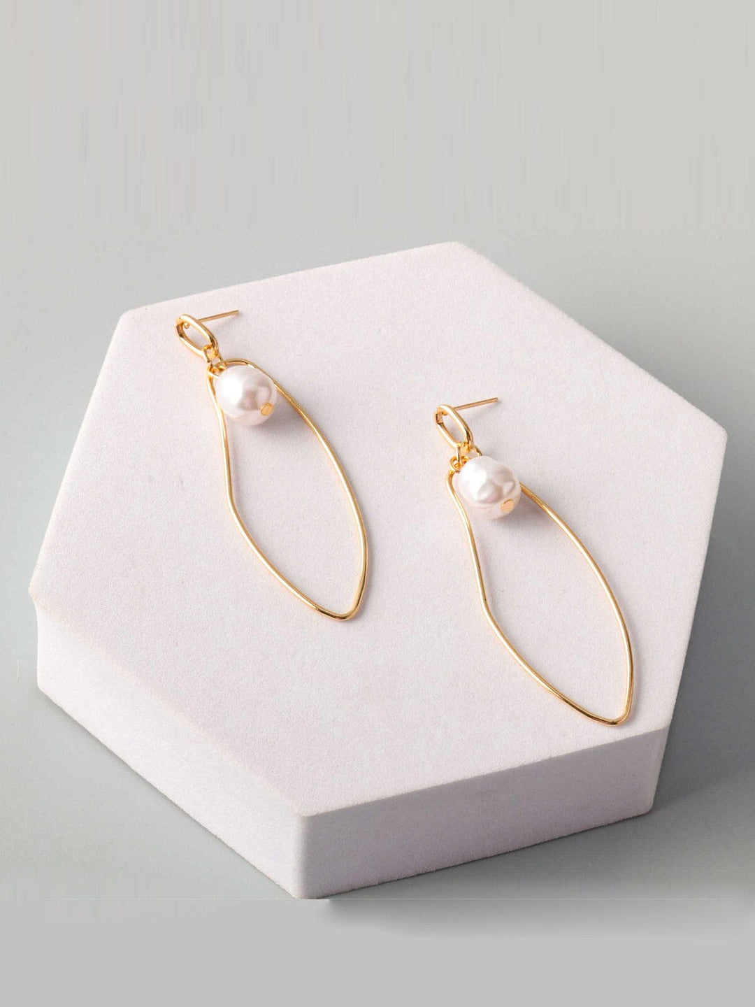 WOMEN'S GOLD & SILVER PEARL EARRINGS