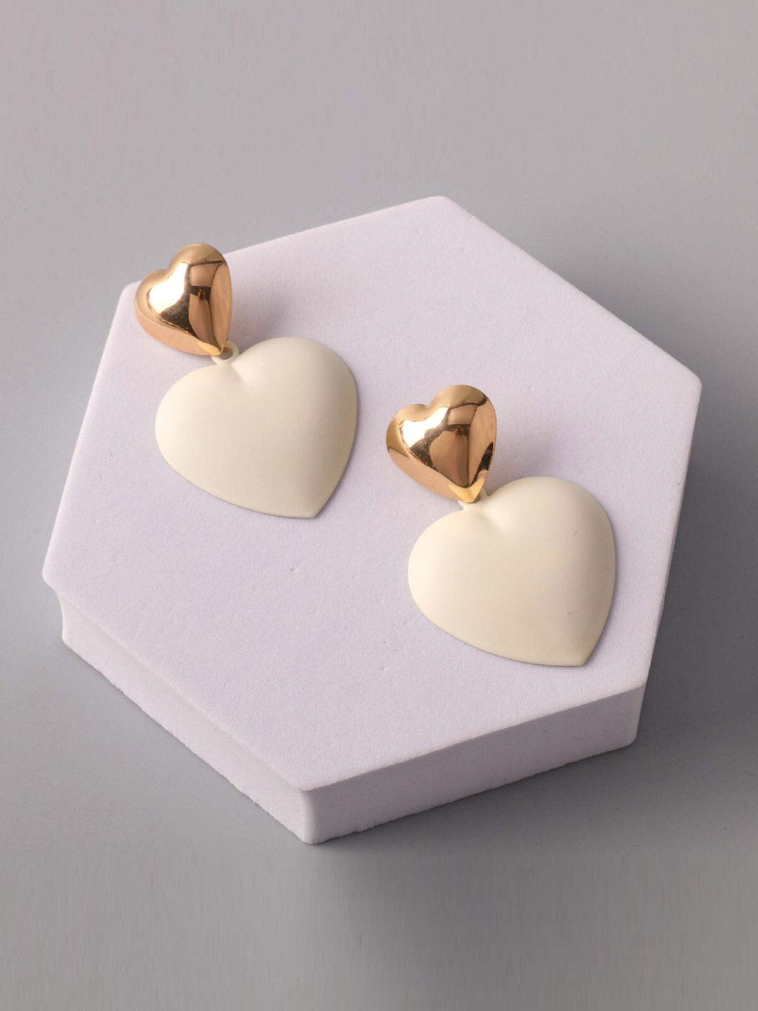 WOMEN'S ASSORTED COLORS HEART EARRINGS