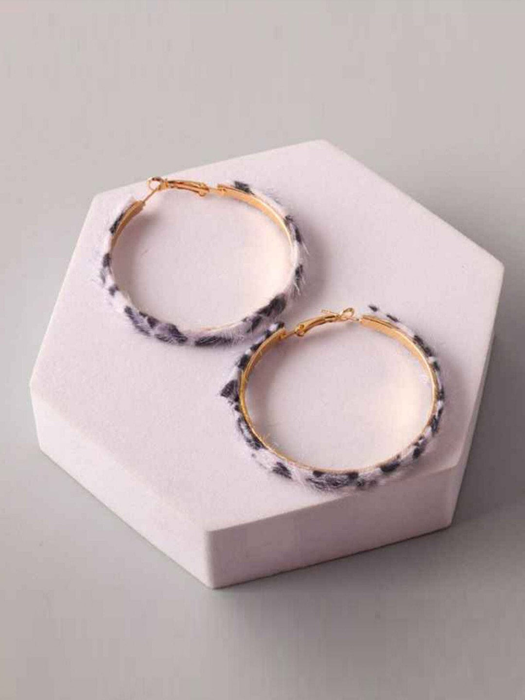 FASHION ANIMAL PRINT HOOP EARRINGS