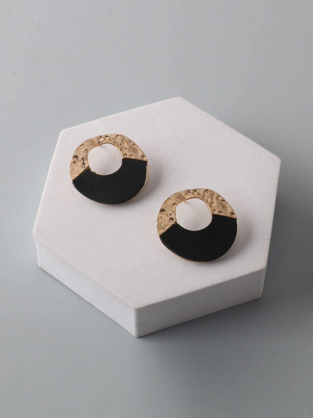 FASHION BLACK GOLD FLORAL EARRINGS