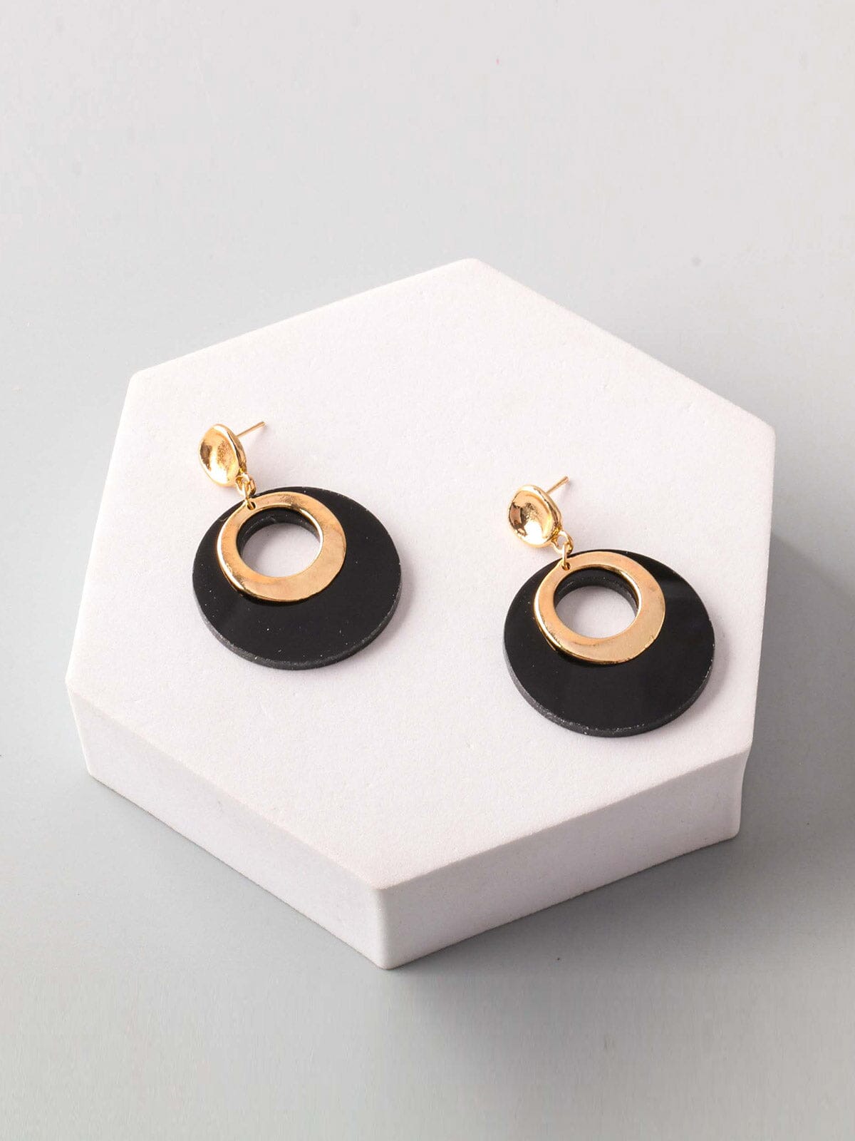 FASHION BLACK GOLD HANGING EARRINGS