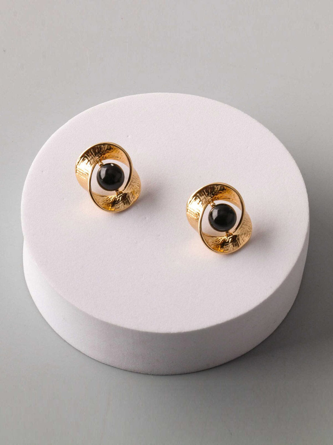FASHION BLACK GOLD EARRINGS