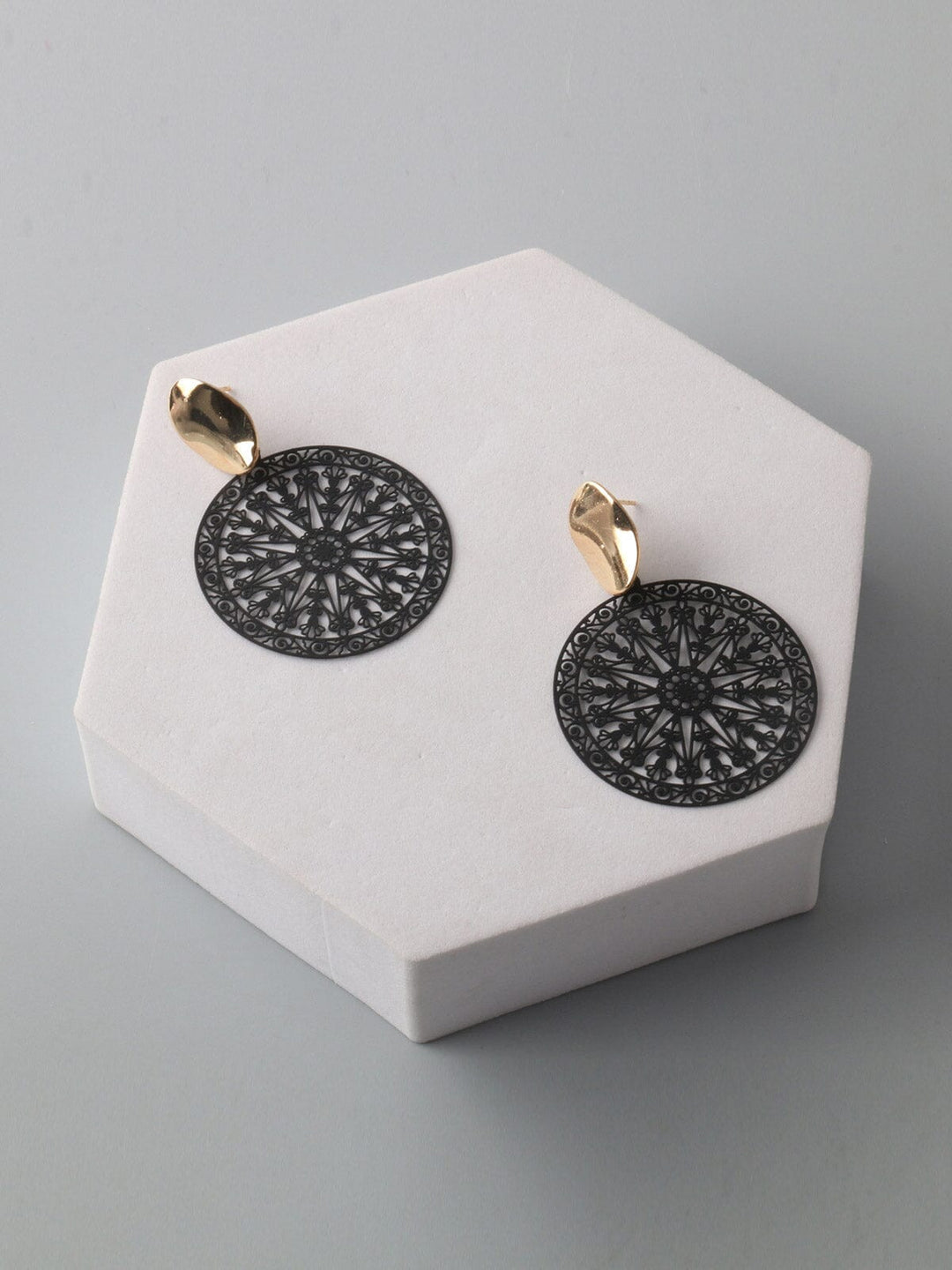 FASHION BLACK GOLD STONE EARRINGS
