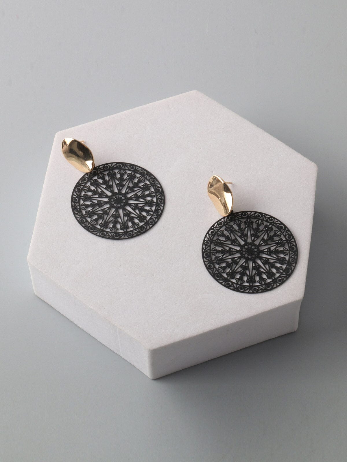 FASHION BLACK GOLD STONE EARRINGS