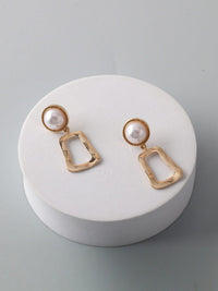 FASHION GOLD PEARL STONE EARRINGS