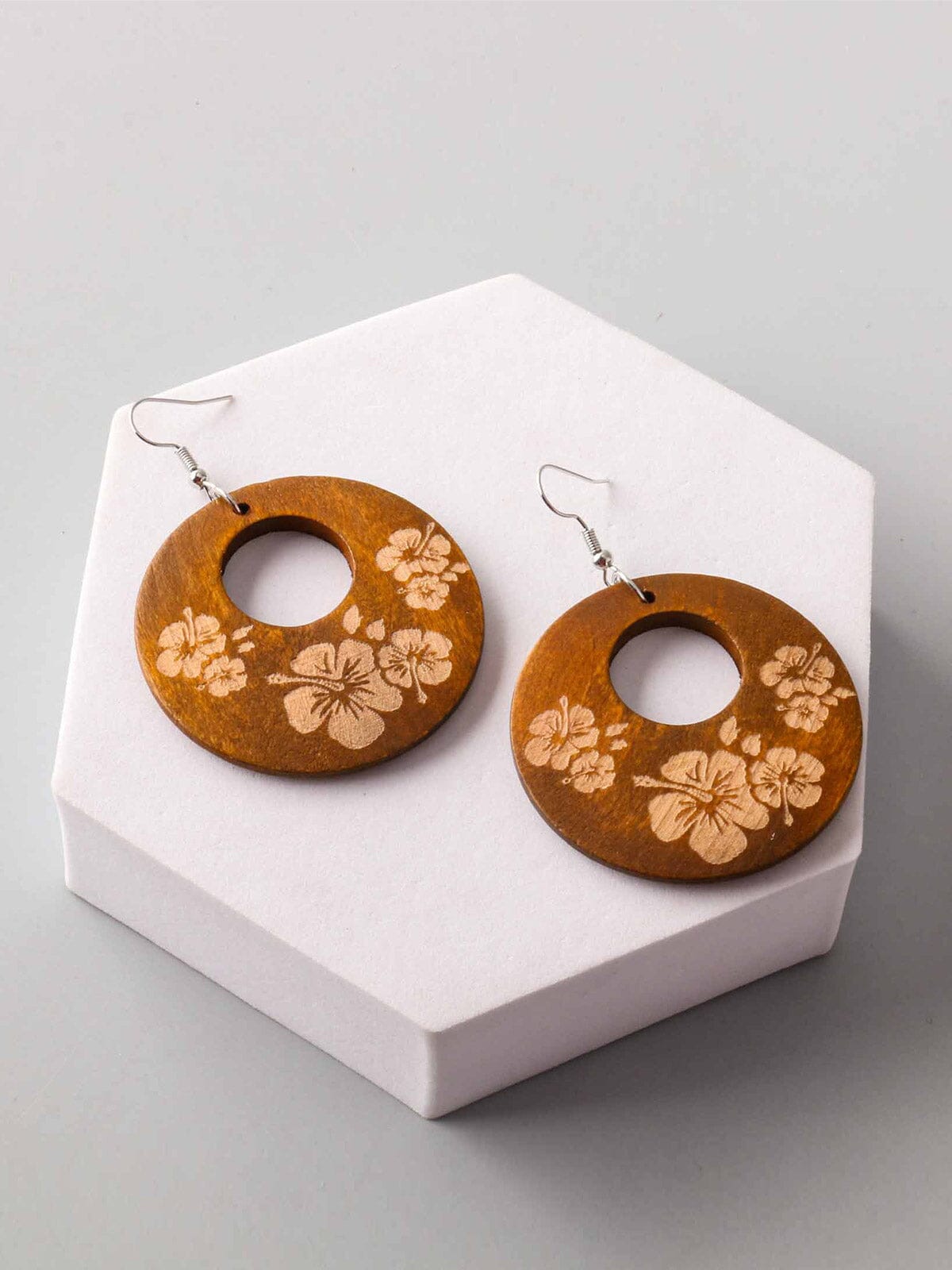 FASHION ASSORTED COLORS WOOD FLORAL EARRINGS