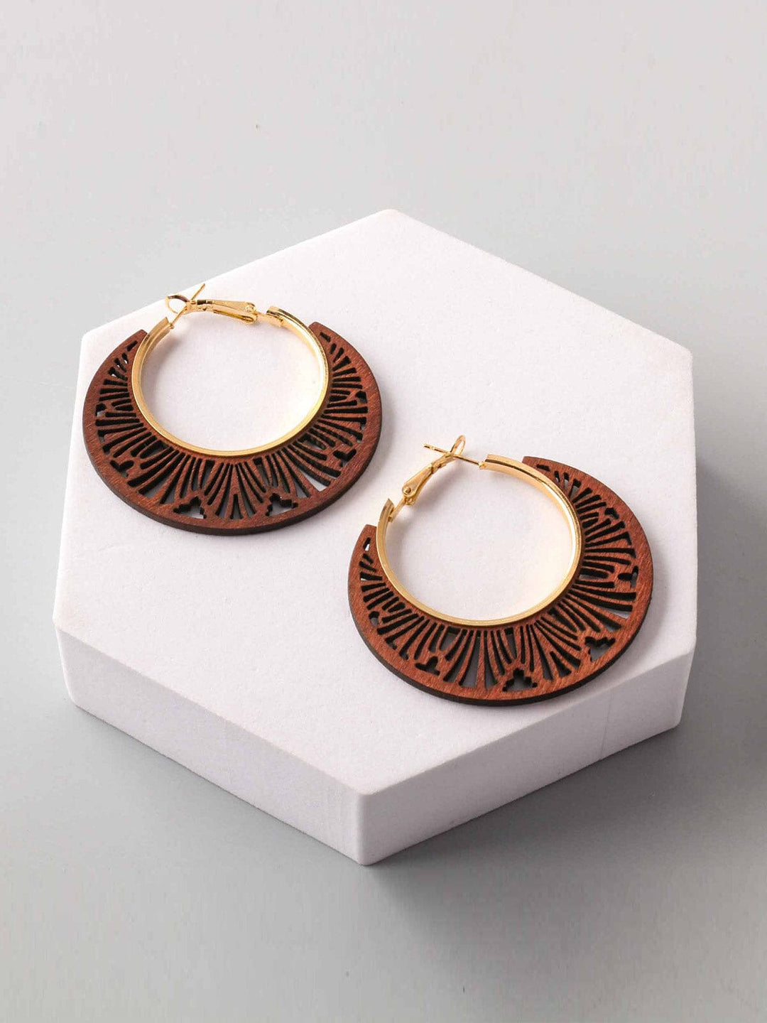 FASHION ASSORTED COLORS WOOD EARRINGS