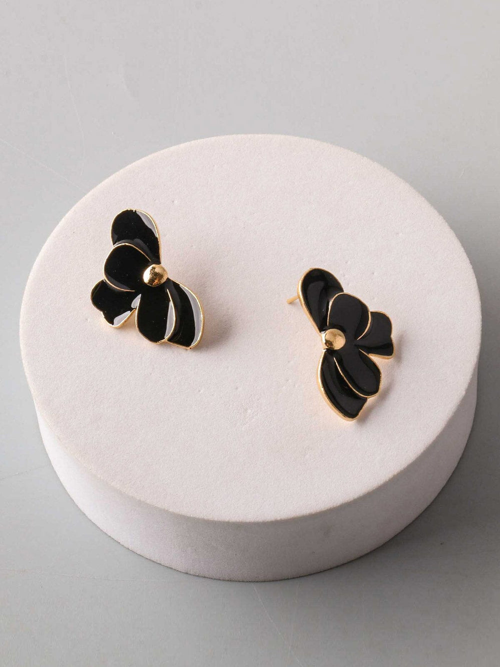 FASHION BLACK & GOLD FLOWER EARRINGS