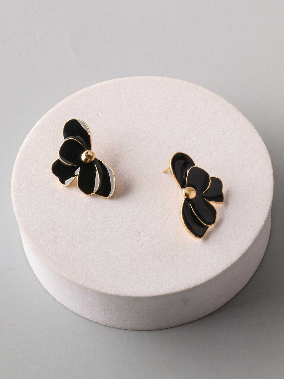 FASHION BLACK & GOLD FLOWER EARRINGS