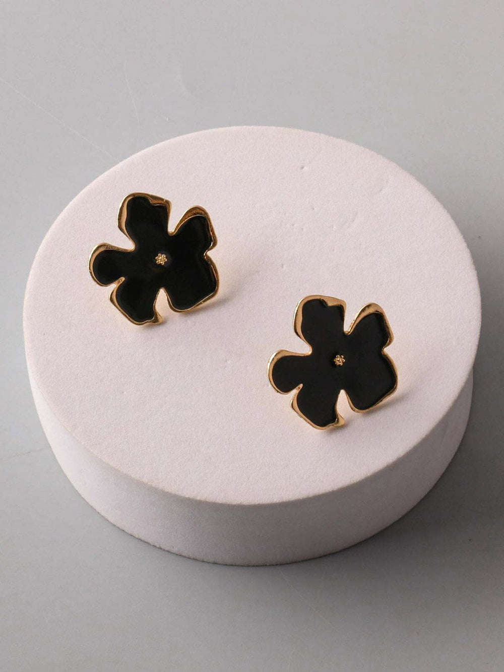 FASHION BLACK & GOLD FLOWER EARRINGS