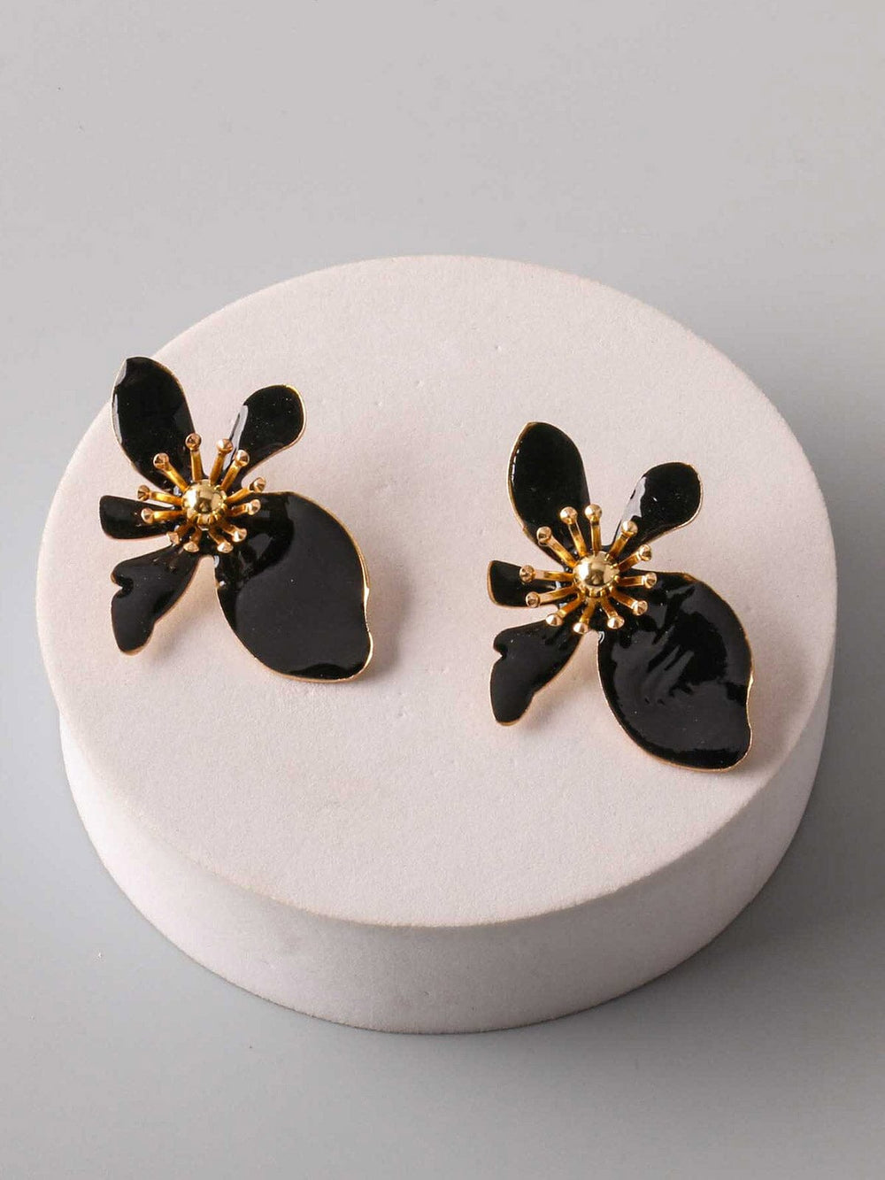 FASHION BLACK & GOLD FLOWER EARRINGS