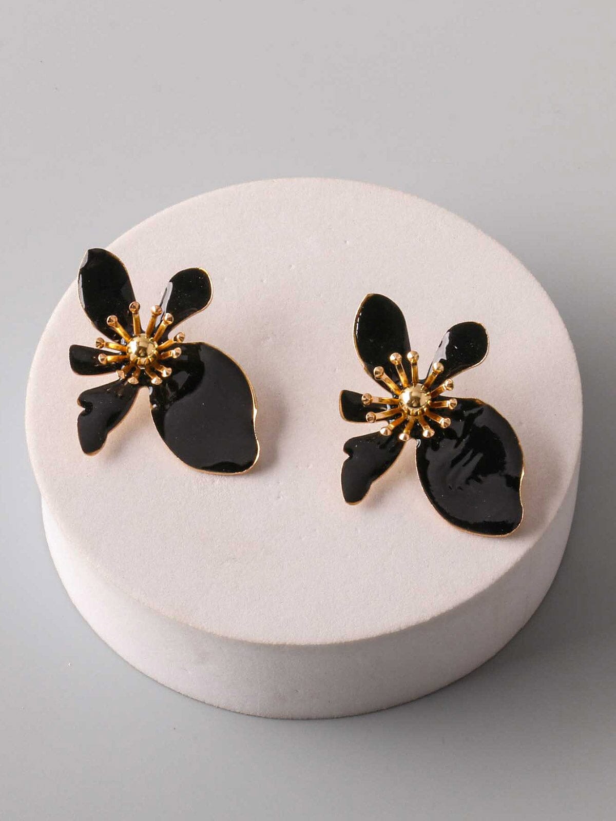 FASHION BLACK & GOLD FLOWER EARRINGS
