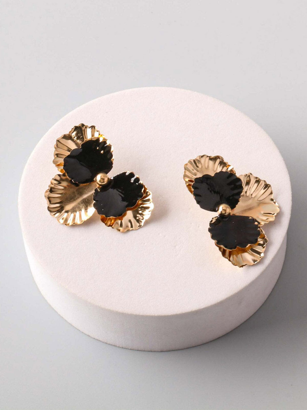 FASHION BLACK & GOLD FLOWER EARRINGS