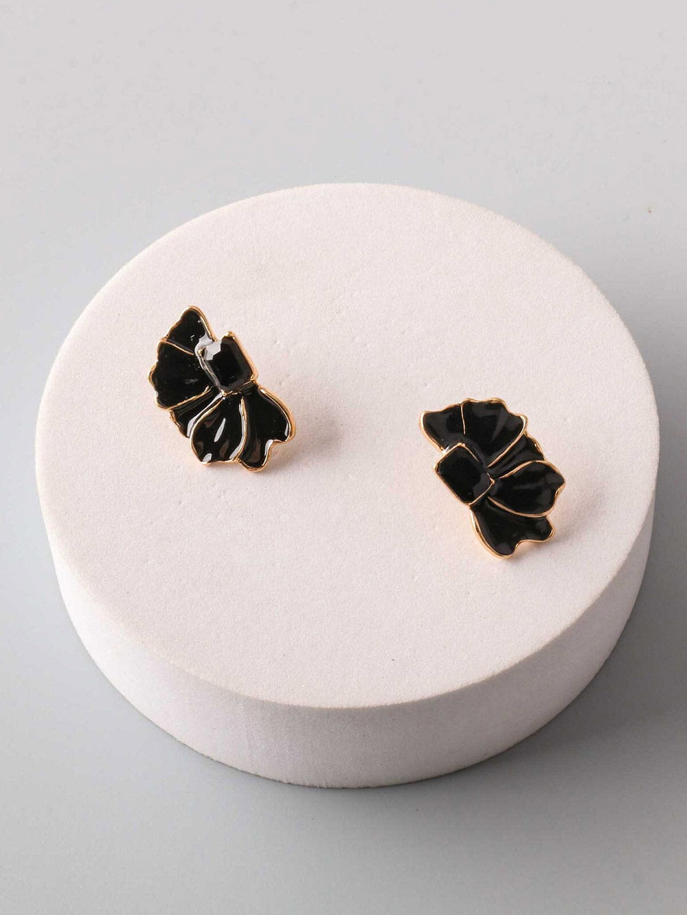 FASHION BLACK & GOLD FLOWER EARRINGS