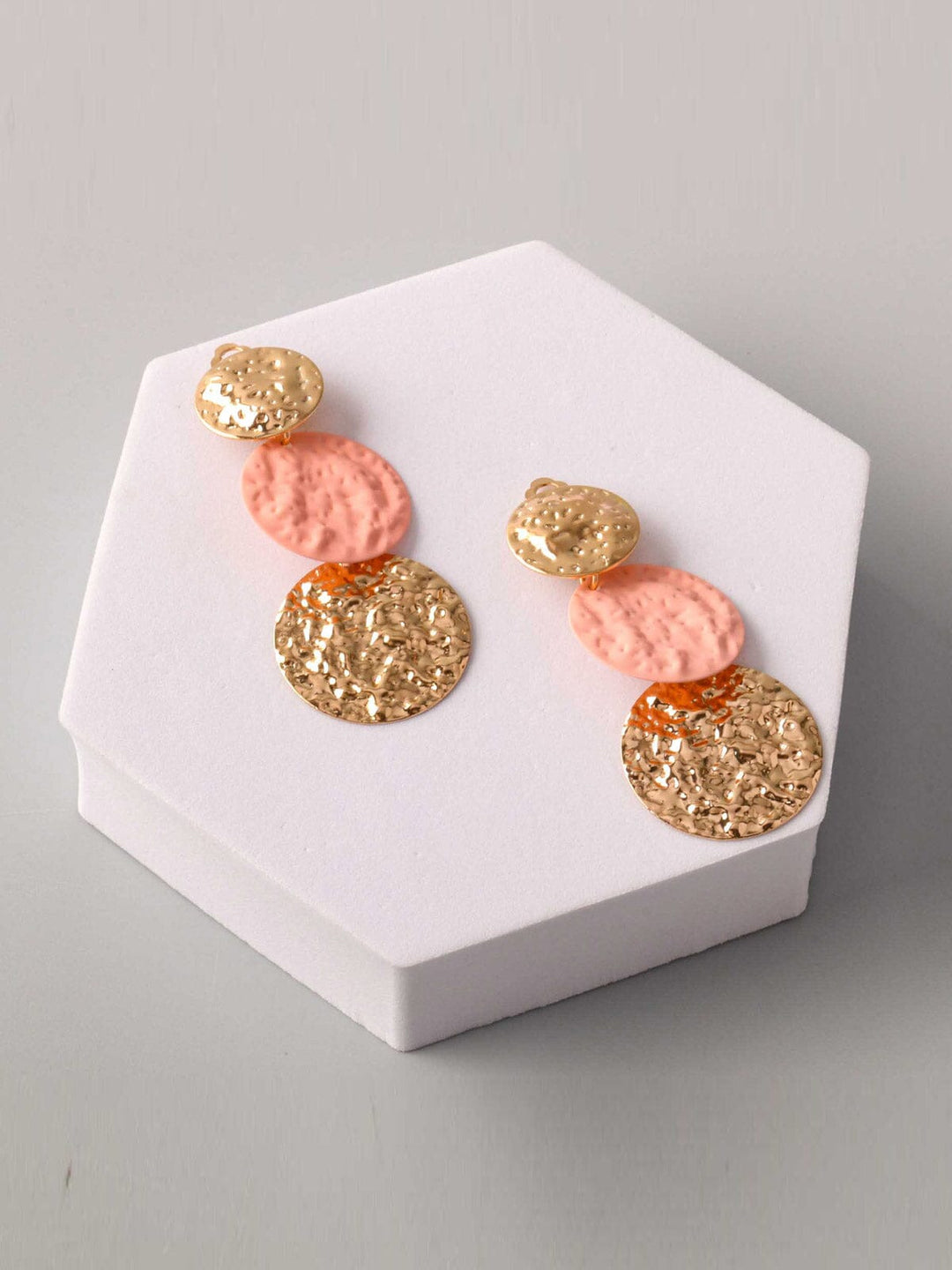 WOMEN'S ASSORTED COLORS CLIP ON EARRINGS