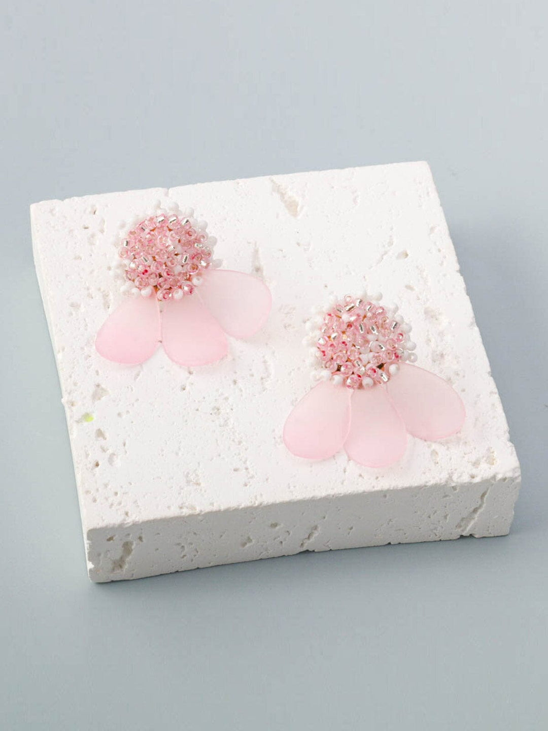 WOMEN'S PINK PETALS EARRINGS