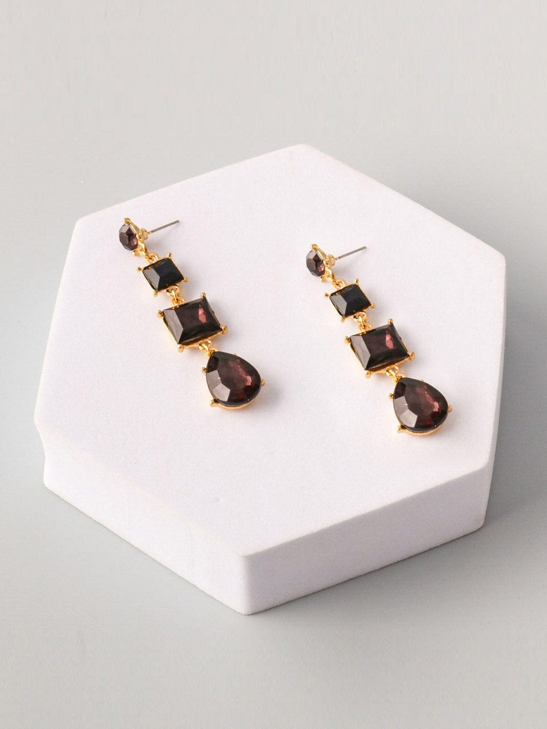 WOMEN'S GOLD BLACK STONES EARRINGS