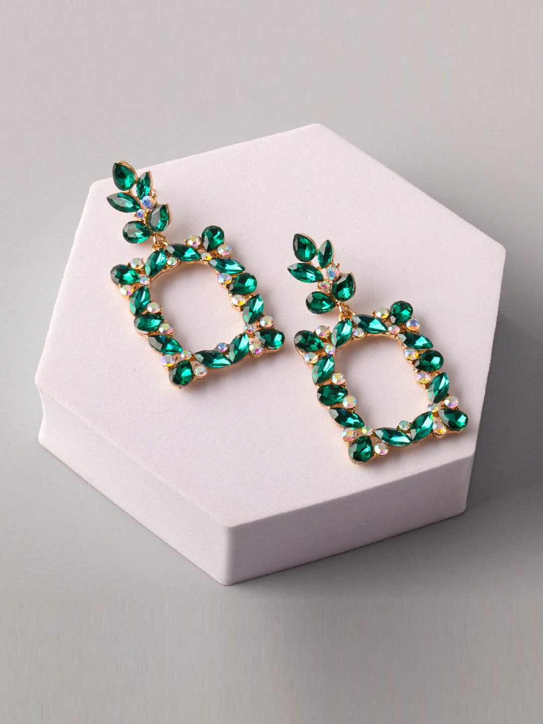WOMEN'S GOLD & GREEN STONES SQUARE EARRINGS