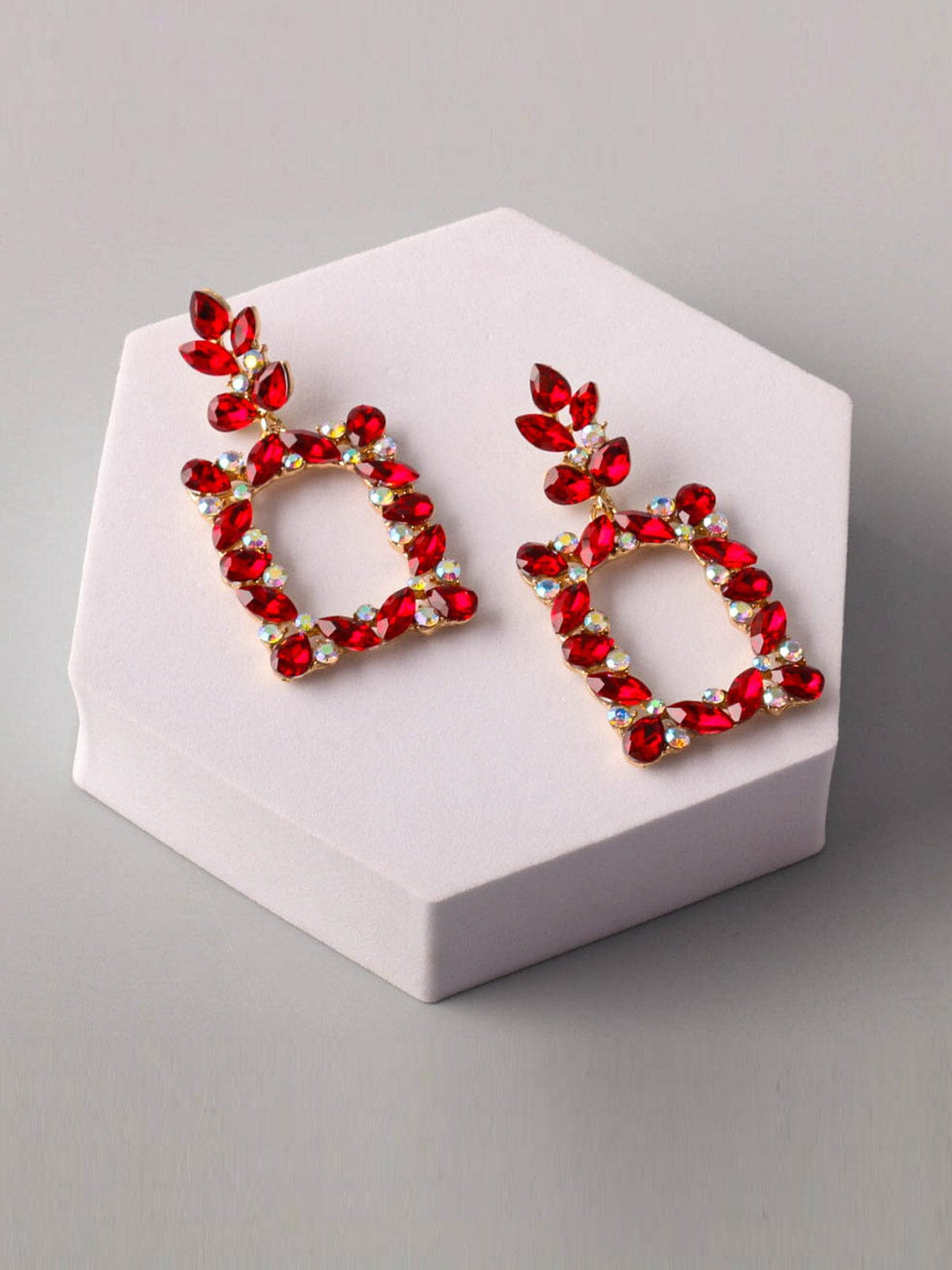 WOMEN'S GOLD & RED STONES SQUARE EARRINGS