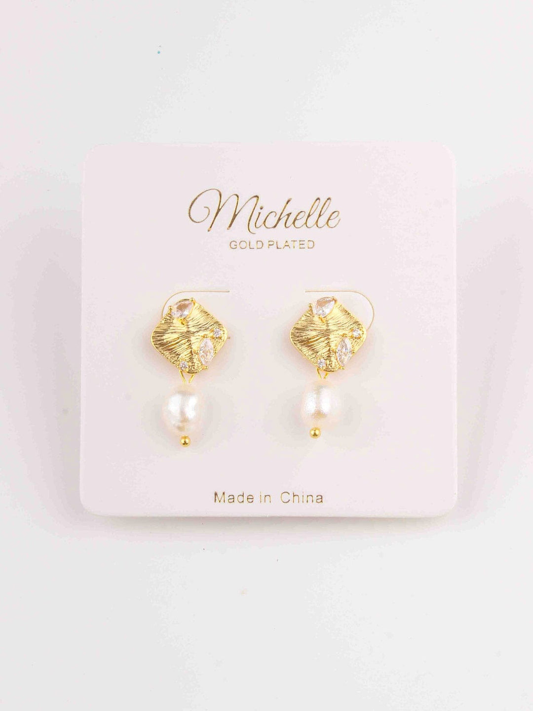 FASHION GOLD PLATED PEARL EARRINGS