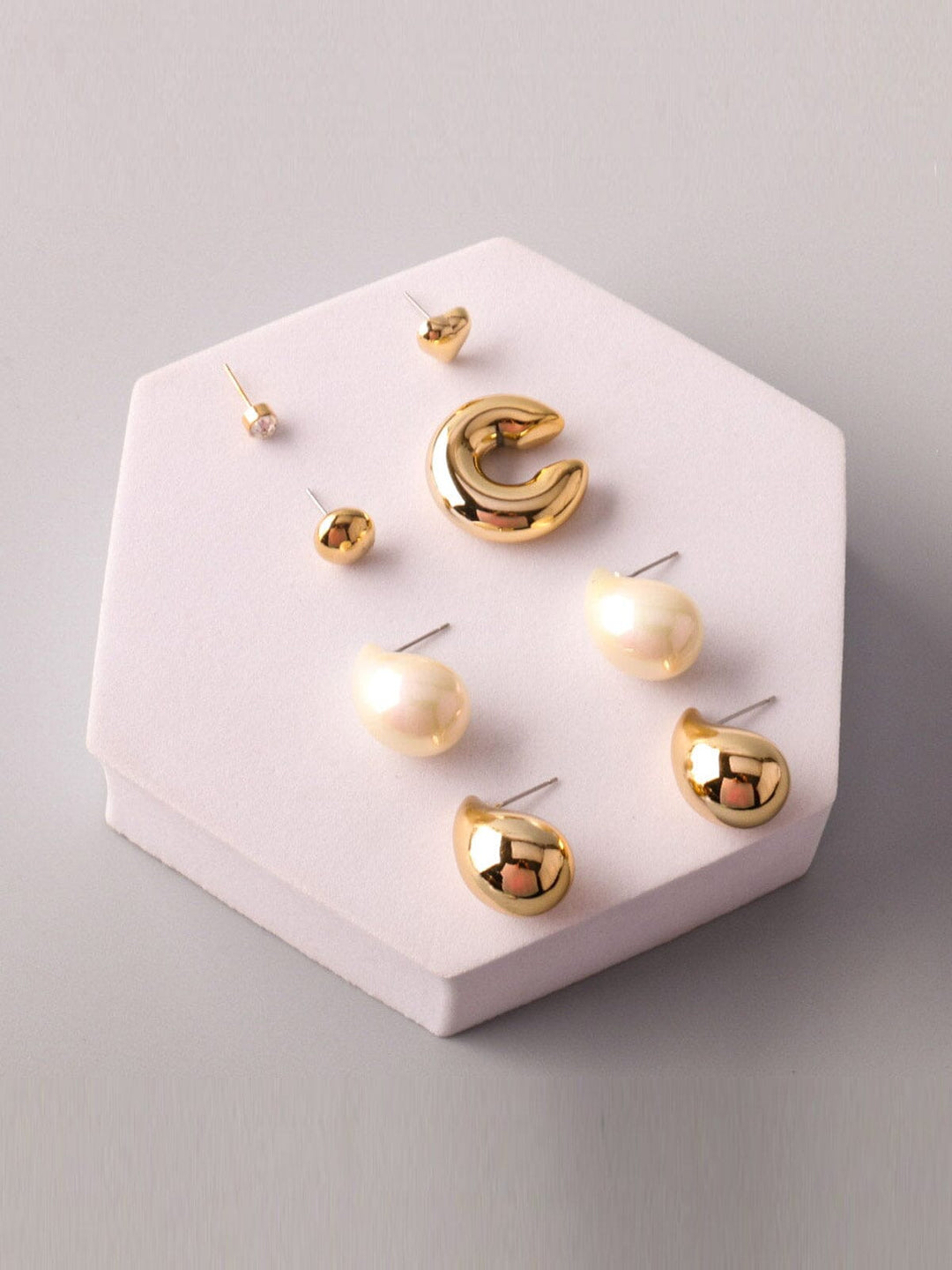 FASHION GOLD & PEARL MULTI PENDANTS EARRINGS