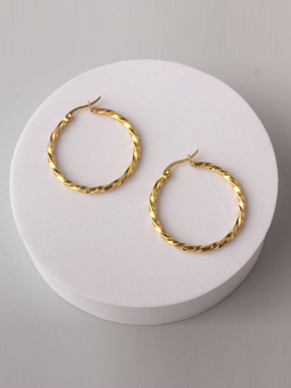 FASHION GOLD STAINLESS STEEL HOOPS EARRINGS