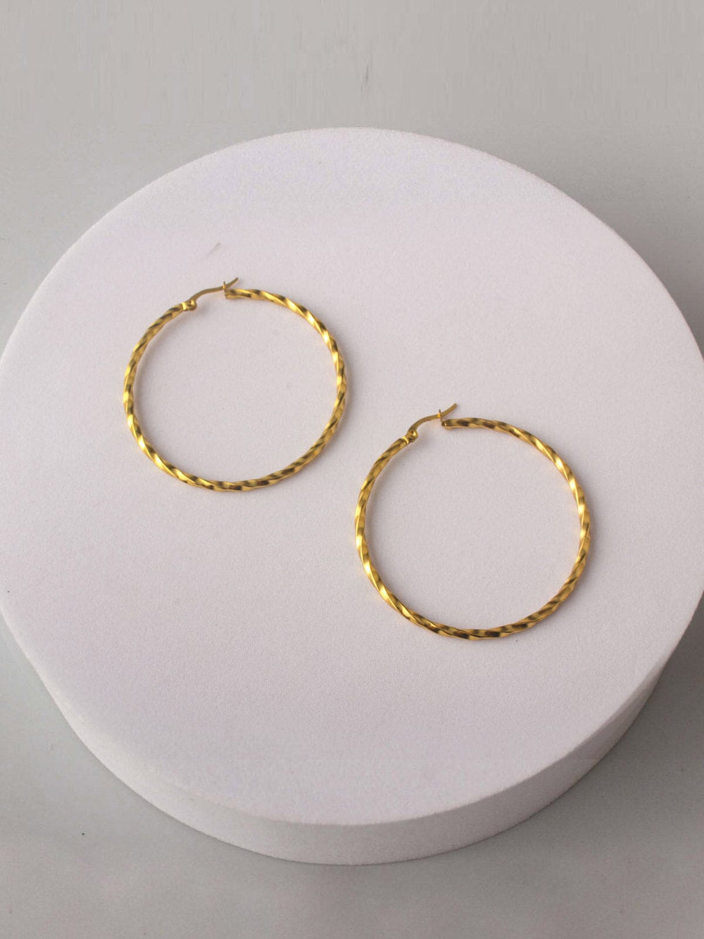 FASHION GOLD STAINLESS STEEL HOOPS EARRINGS