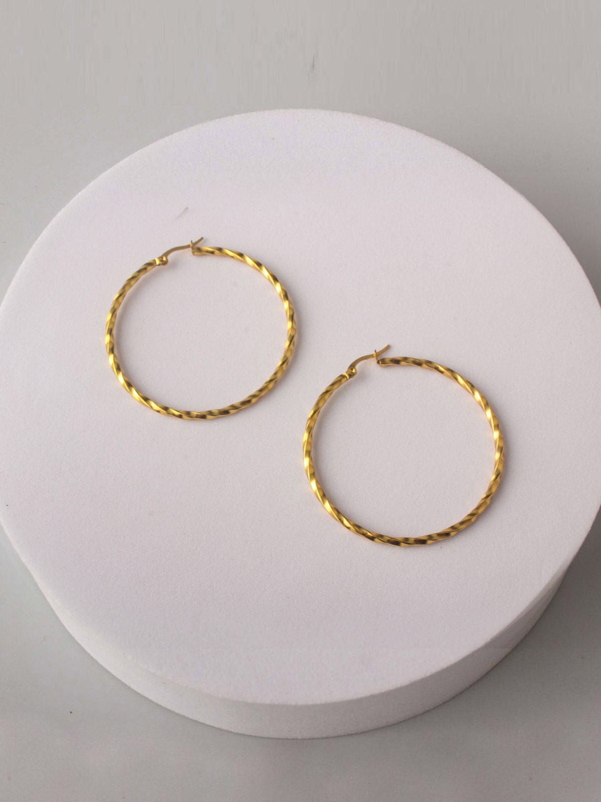 FASHION GOLD STAINLESS STEEL HOOPS EARRINGS