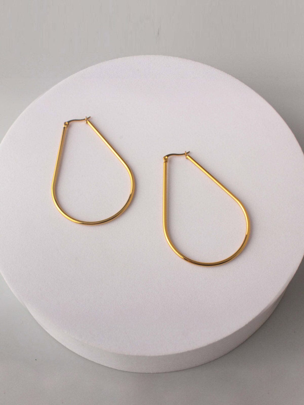 FASHION GOLD STAINLESS STEEL HOOPS EARRINGS