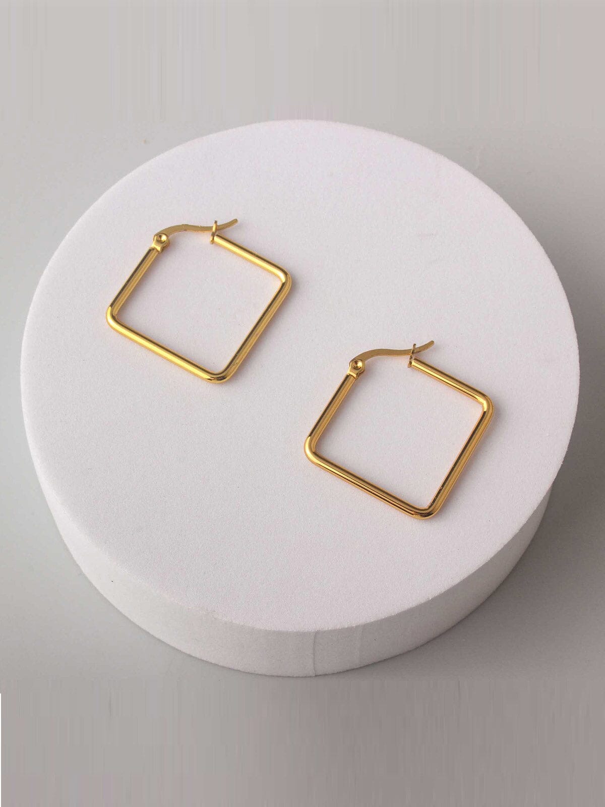 FASHION GOLD STAINLESS STEEL HOOPS EARRINGS