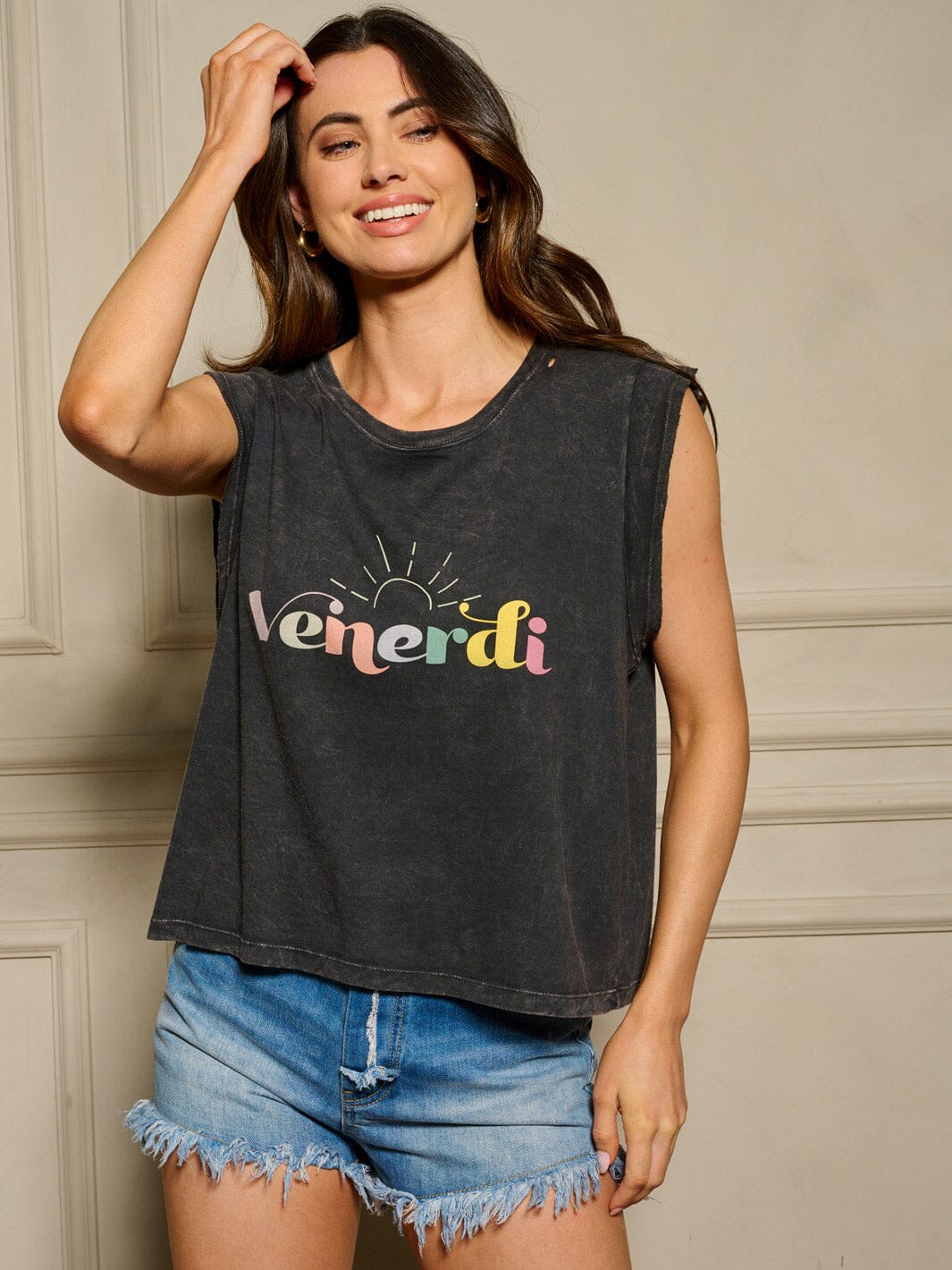 WOMEN'S SLEEVELESS GRAPHIC WAHSED DISTRESS TOP