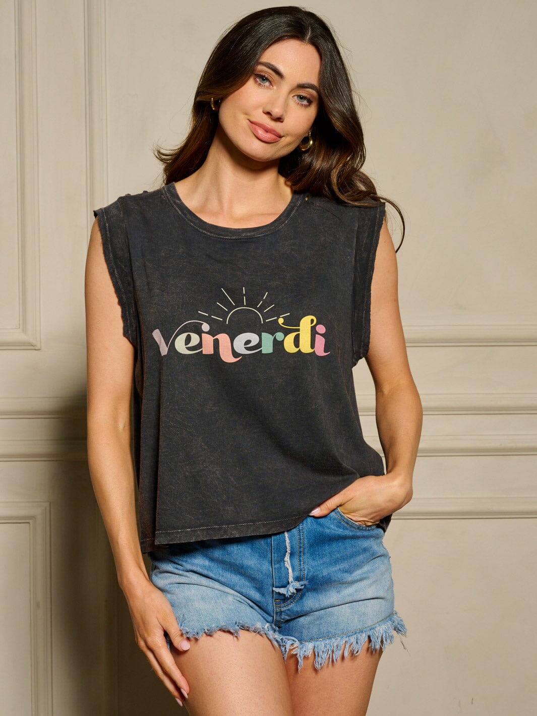 WOMEN'S SLEEVELESS GRAPHIC WAHSED DISTRESS TOP