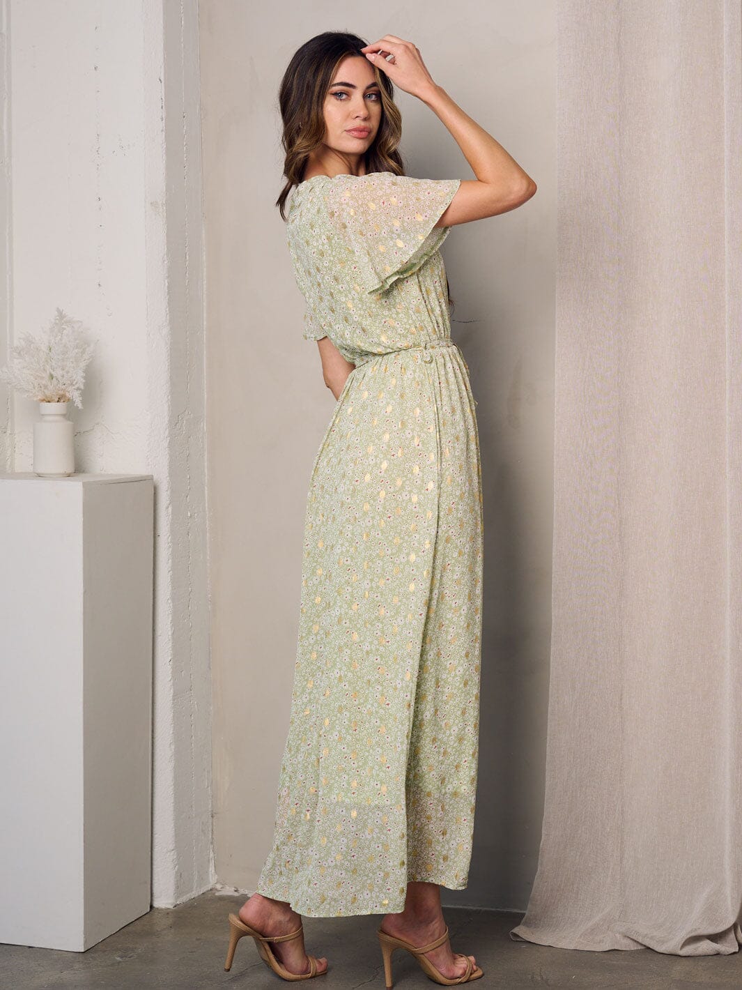 WOMEN'S SHORT SLEEVE SURPLICE SHIMMER DETAILED FLORAL MAXI DRESS