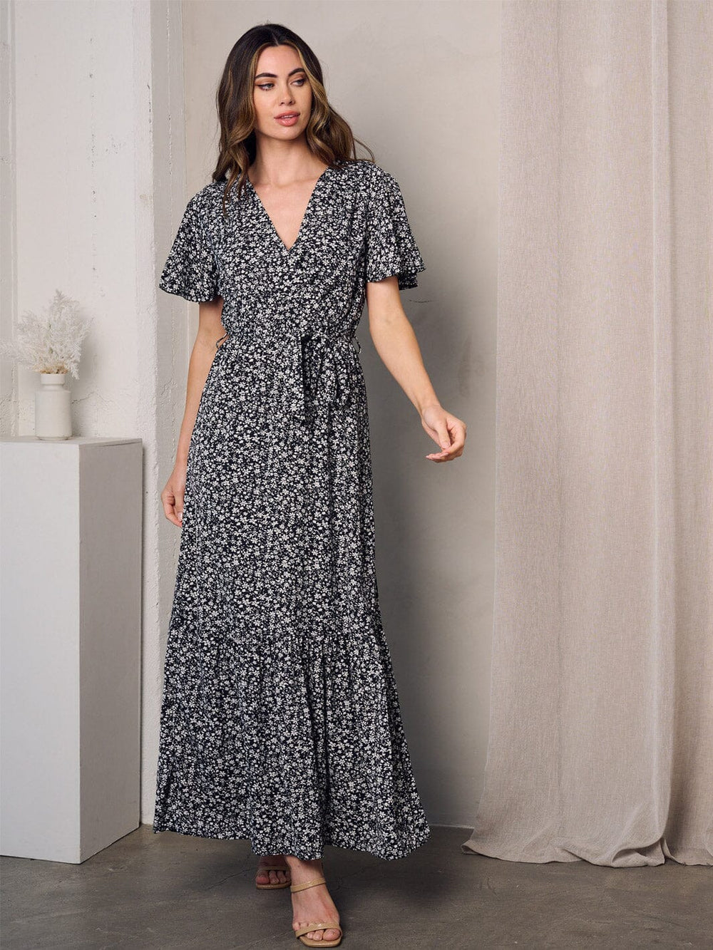 WOMEN'S SHORT SLEEVE SURPLICE SELF TIE FLORAL MAXI DRESS