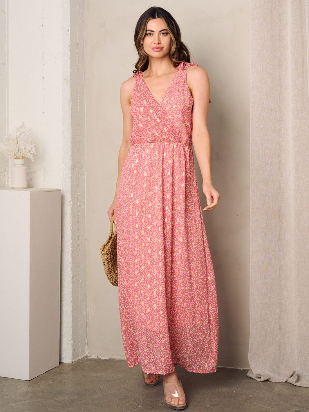 WOMEN'S SLEEVELESS SURPLICE SHIMMER DETAILED FLORAL MAXI DRESS