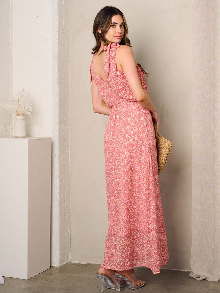 WOMEN'S SLEEVELESS SURPLICE SHIMMER DETAILED FLORAL MAXI DRESS
