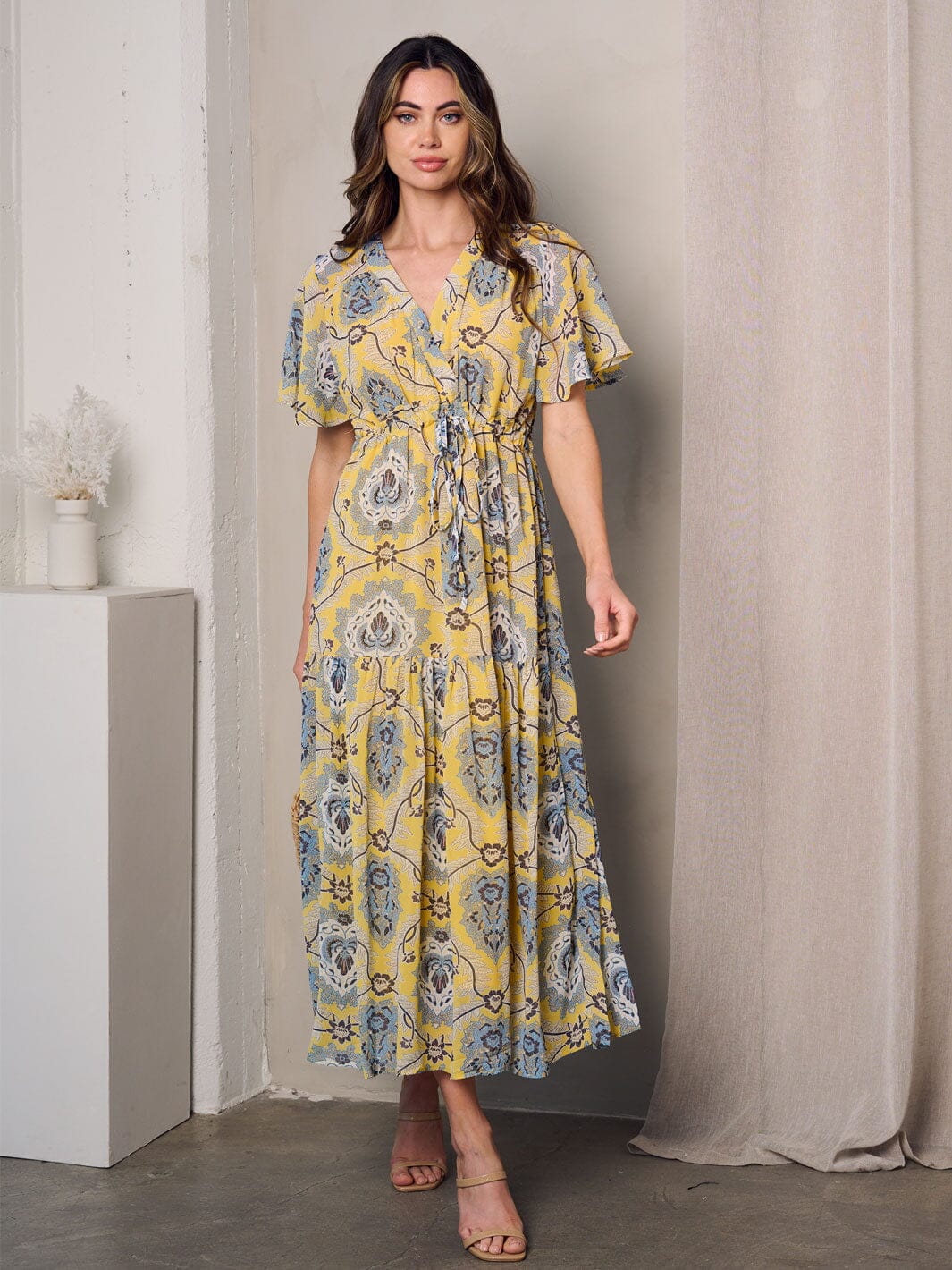 WOMEN'S SHORT SLEEVE V-NECK TIERED FLORAL MAXI DRESS