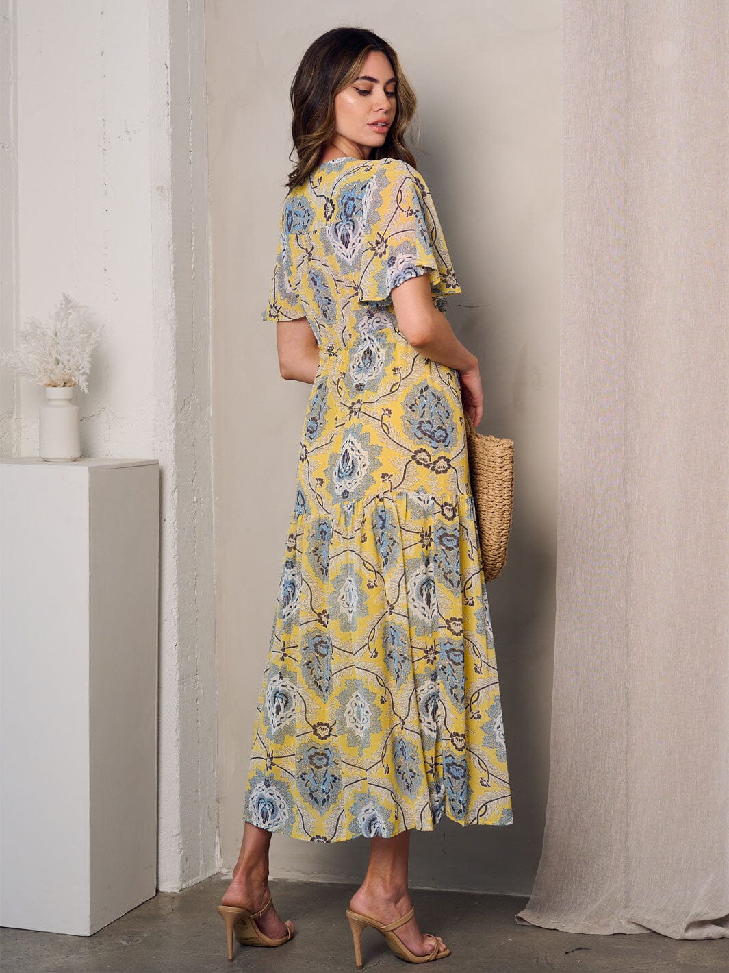 WOMEN'S SHORT SLEEVE V-NECK TIERED FLORAL MAXI DRESS