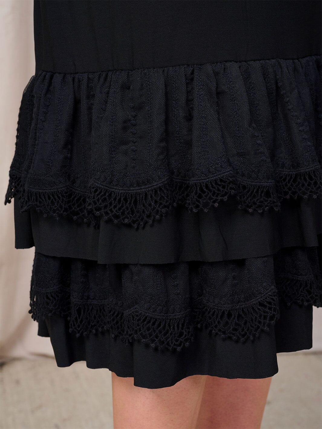 WOMEN'S ELASTIC WAIST CROCHET RUFFLE BOTTOM HEM MIDI SKIRT
